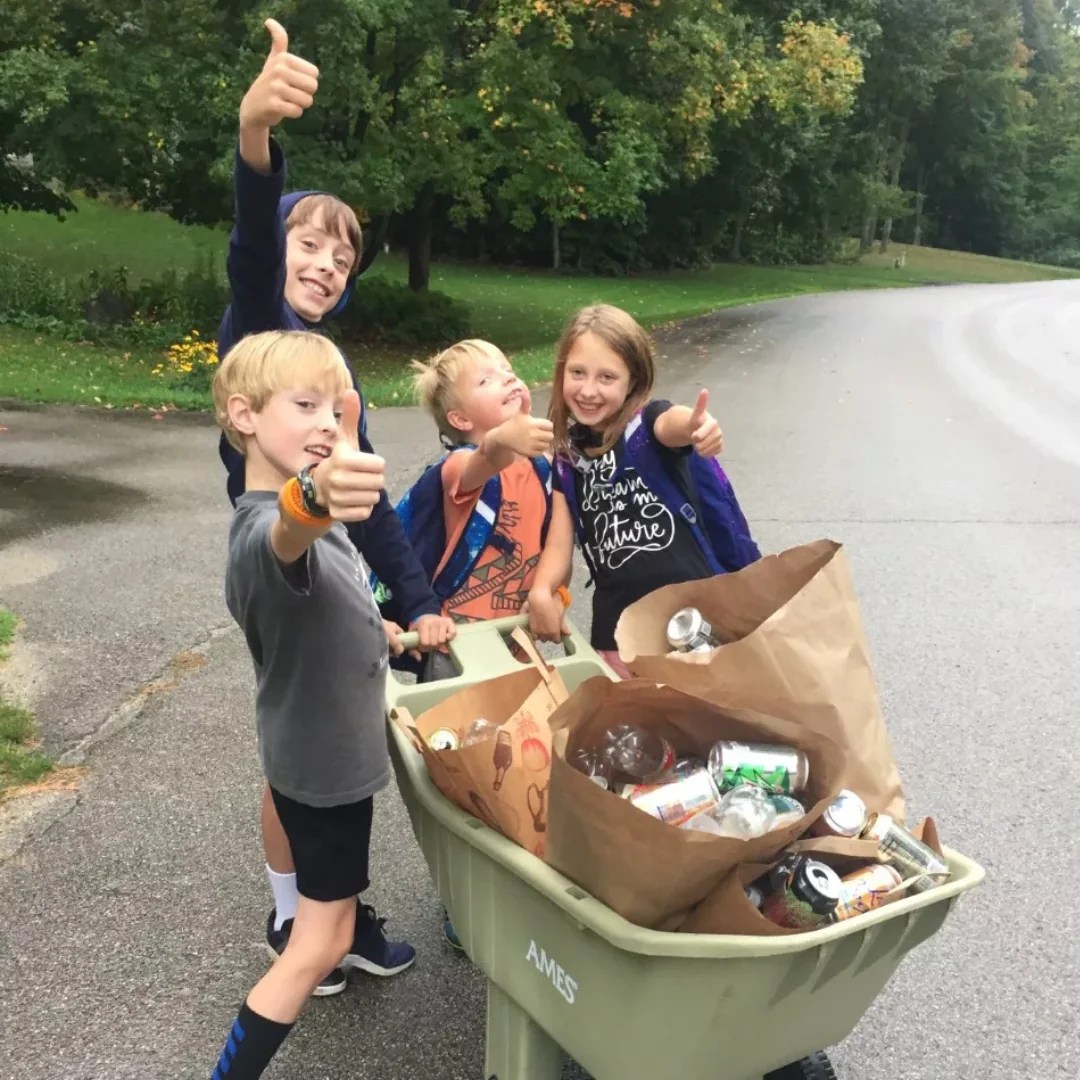 School children fundraising